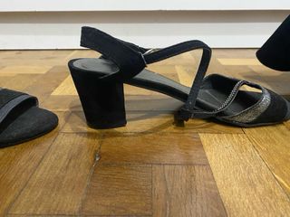 Botas largas con tacon nr 40 y Sandalias Negras 39