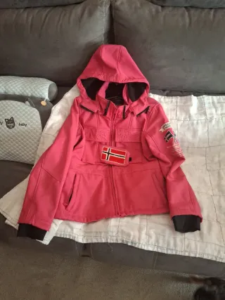 Abrigo invierno mujer rojo