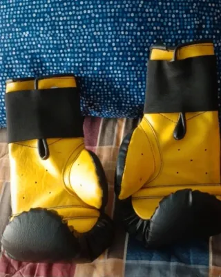 Guantes de Boxeo MGA Negros