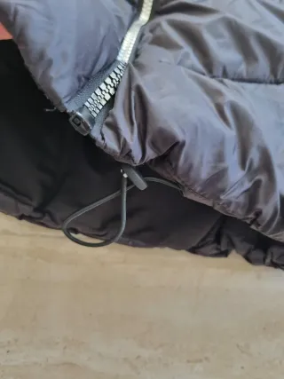 Chaleco acolchado STRADIVARIUS negro talla S