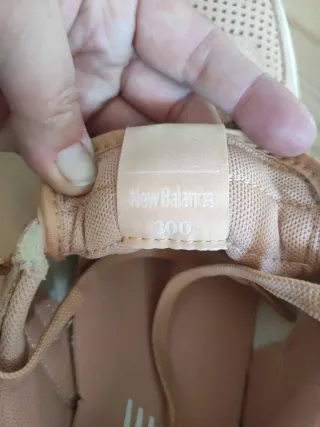 Zapatillas New Balance Rosa y Blanco
