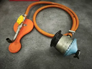 Mechero Bunsen con tubo e boccaglio