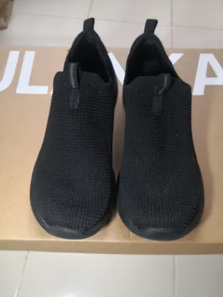 Skechers negras talla 37