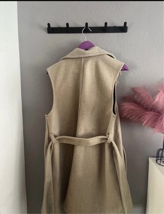 Chaleco paño beige con cinturón