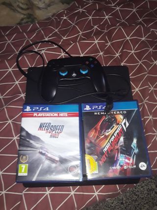 PS4 (PlayStation 4) con mando y 2 juegos