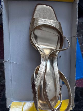 Sandalias tacón doradas