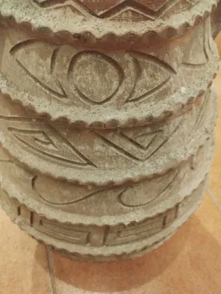 Macetero de terracota decorado