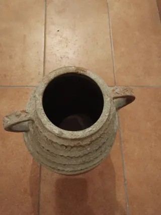 Macetero de terracota decorado