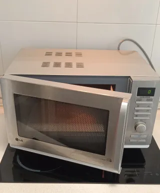 URGE!! Microondas LG plateado
