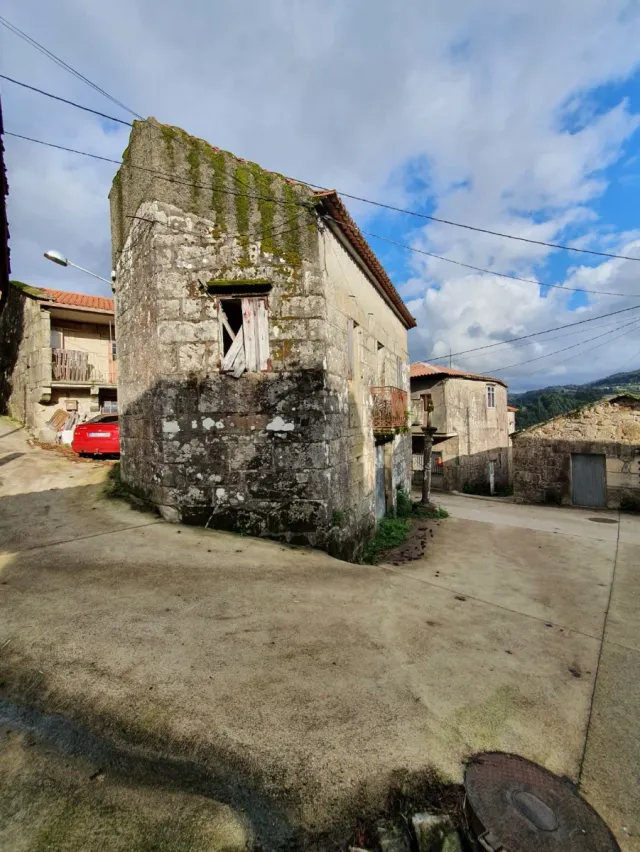 Casa de 2 plantas en cutian (cotobade)