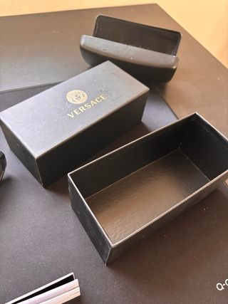 Gafas de sol Versace negras y doradas