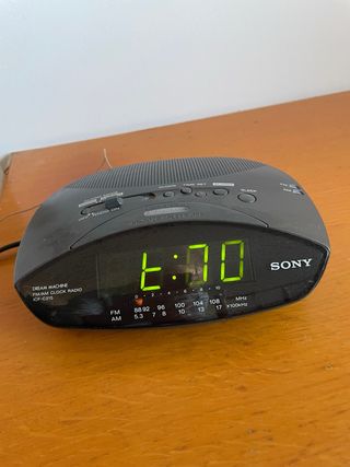 Radio Reloj Despertador Sony ICF-C215