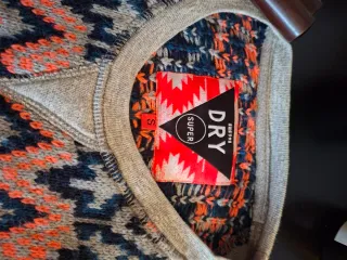 Jersey Superdry gris y naranja