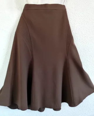 Conjunto Blusa Blanca y Falda Marrón