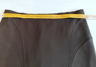 Conjunto Blusa Blanca y Falda Marrón