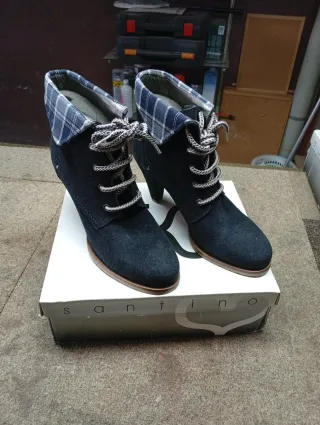 Botines negros con cuadros