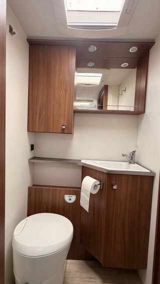 Autocaravana integral Pilote G740