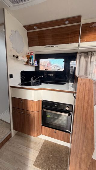 Autocaravana integral Pilote G740
