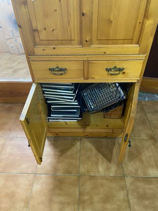 Vitrina alacena de madera