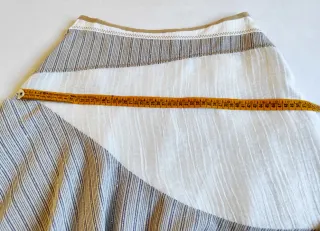 Conjunto Top y Falda Beige y Blanco