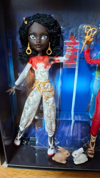 Monster High Skullcollector US Adelaide y Red