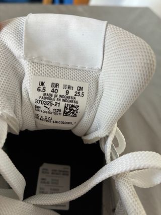 Zapatillas Puma Carina Blancas y Negras