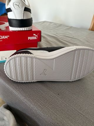 Zapatillas Puma Carina Blancas y Negras