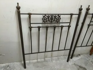 Cabecero de hierro forjado 105 cm. Tengo dos.