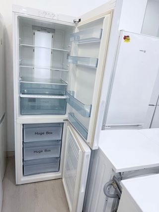 Frigorífico combi Haier 188cm A+ - Como nuevo