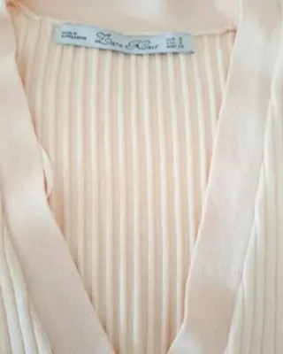 Chaqueta de punto Zara beige ajustada