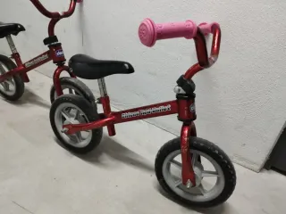 Bicicleta sin pedales Chicco Roja
