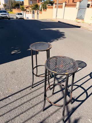 Bancos de hierro negros