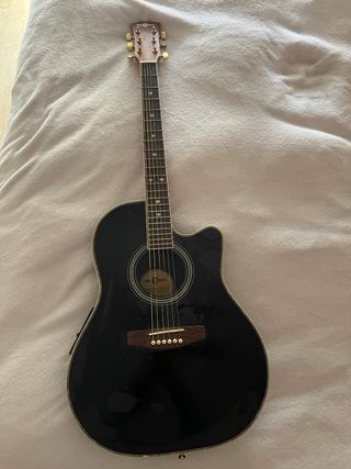 Guitarra Electroacústica Negra