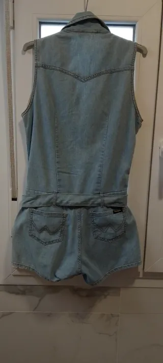 Mono vaquero sin mangas