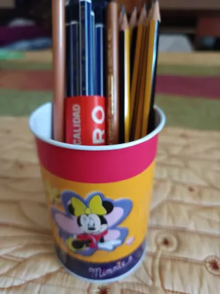 Añadido gomas de borrar: bote lapicero Minnie, etc