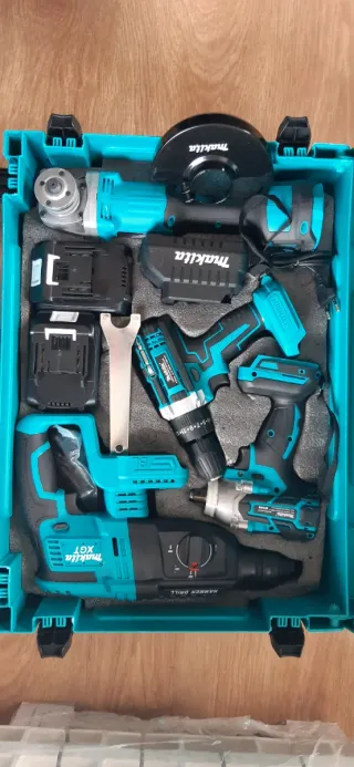 Herramientas Makita y accesorios. Nuevo a estrenar