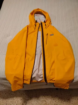 Chaqueta impermeable 8000 amarilla