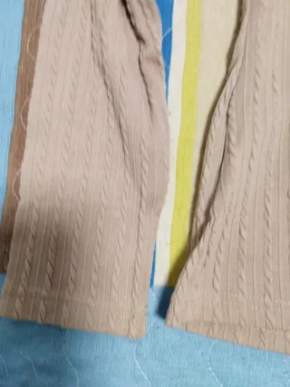 Jersey beige con encaje