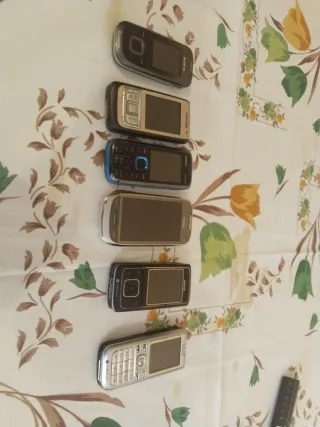 Lote de móviles Nokia antiguos