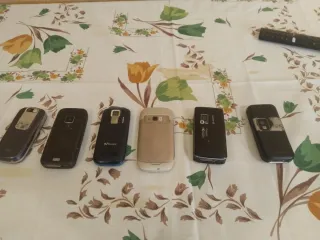 Lote de móviles Nokia antiguos