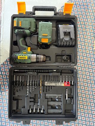 Taladro inalámbrico Percutor TECCPO 18V BHD700B