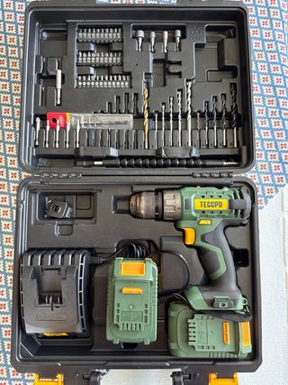 Taladro inalámbrico Percutor TECCPO 18V BHD700B