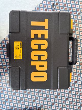 Taladro inalámbrico Percutor TECCPO 18V BHD700B