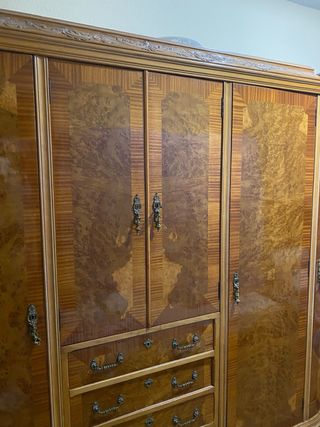 Armario de madera vintage