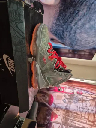 Zapatillas Nike Lebron James Grises y Naranjas