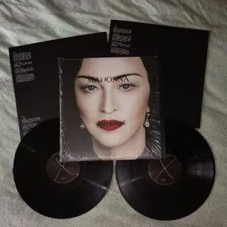 Madonna: Madame X (Doble Vinilo negro)