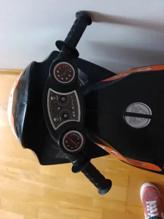 Moto correpasillos Repsol Injusa