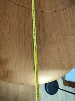 Mesa extensible y 6 sillas de madera