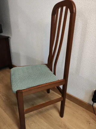 Mesa comedor extensible y 6 sillas de madera