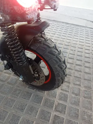 Patinete eléctrico todoterreno con asiento